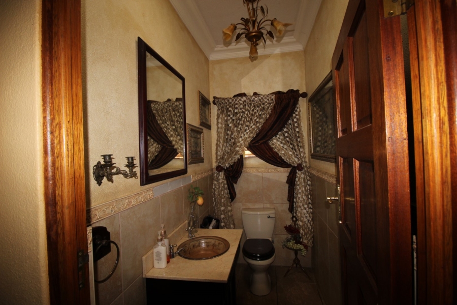 3 Bedroom Property for Sale in Lake Deneysville Free State